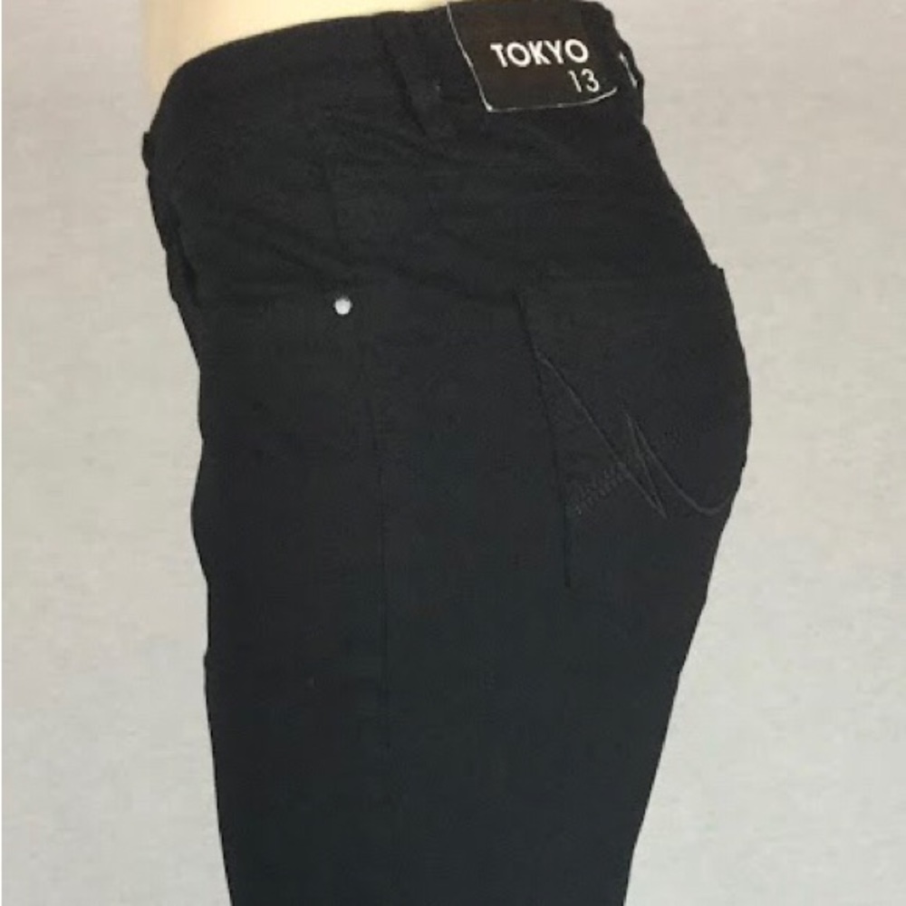 Black Stretchy Women’s Jeans Tokyo Brand Boot Cut on zipper button five pockets